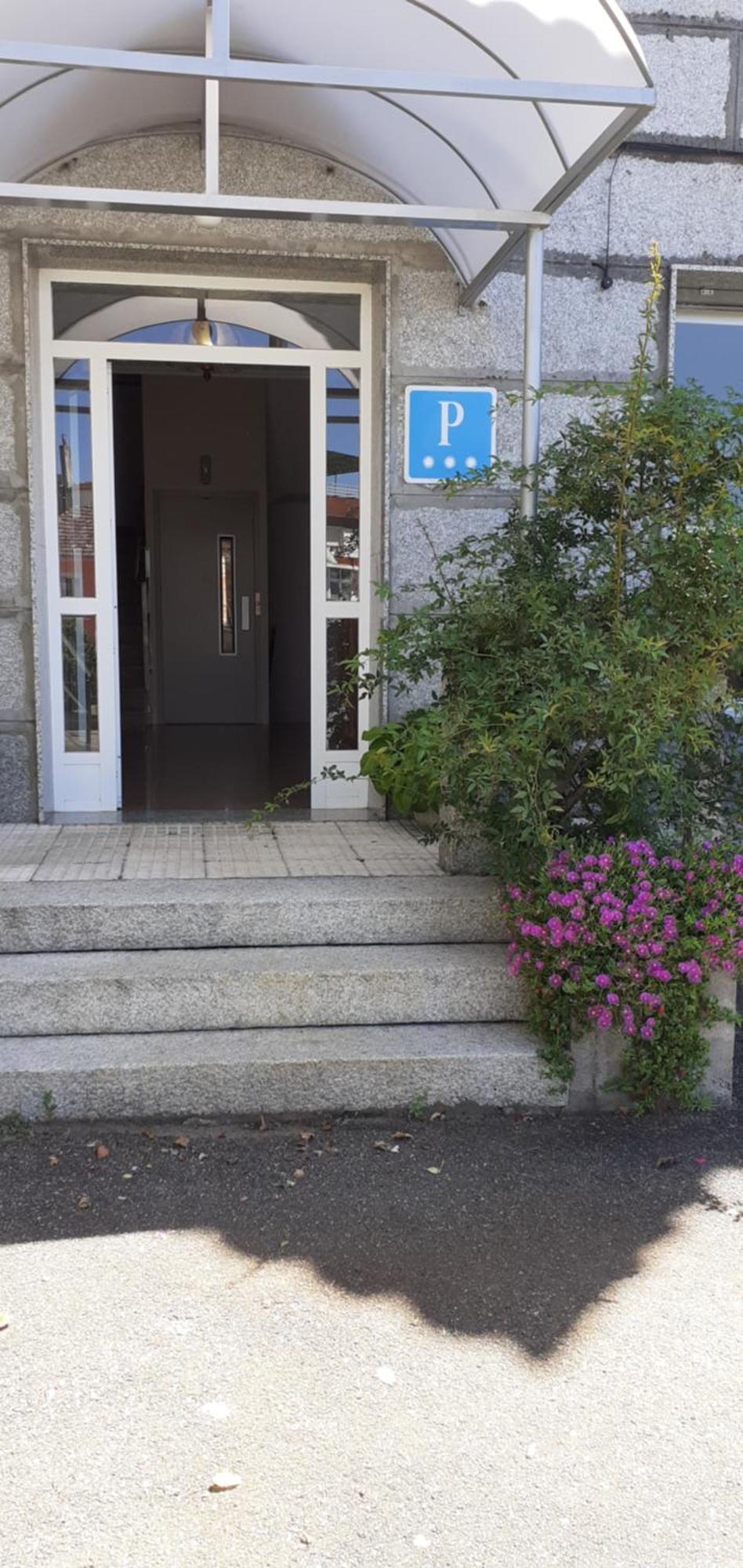 Hostal Entrimena 2 Entrimo Bagian luar foto